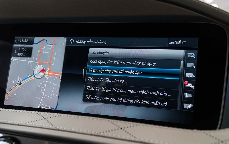 Hướng dẫn sử dụng sách điện tử Mercedes ngay trên xe
