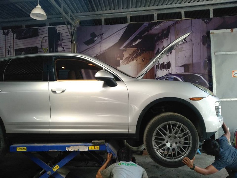 Garage sửa chữa ô tô chuyên nghiệp HCM