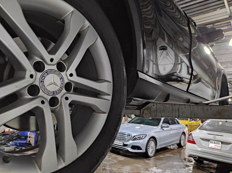 garage sửa chữa Mercedes chuyên sâu
